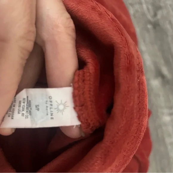 Aerie velour work out 2 piece - Picture 5 of 5